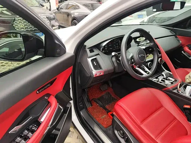 Jaguar E-PACE — Фото автомобиля 15