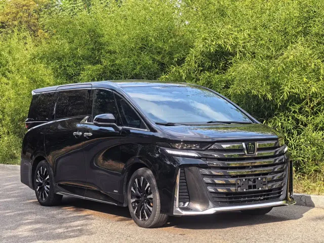 Toyota Vellfire — Фото автомобиля 3