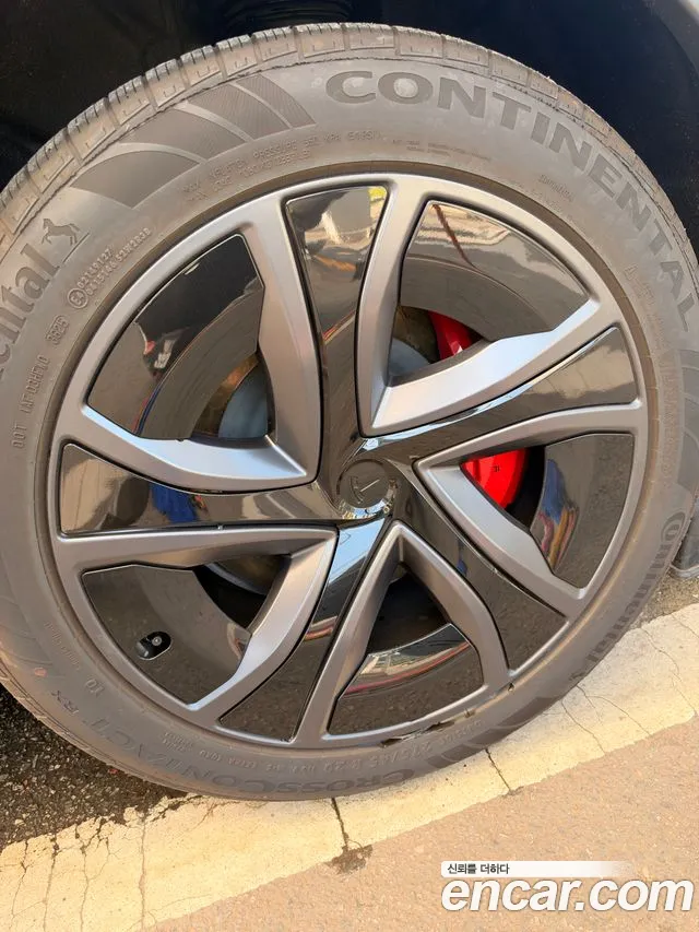 Tesla Model X — Фото автомобиля 3