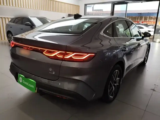 BYD Qin L — Фото автомобиля 6