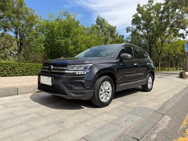 Фотография автомобиля — Volkswagen Tharu