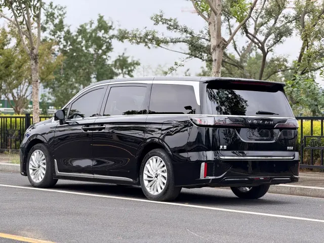 Voyah Auto Voyah Dreamer 2022 Low Carbon Edition Home — Фото автомобиля 4