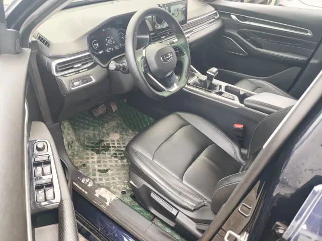 Geely Emgrand — Фото автомобиля 4