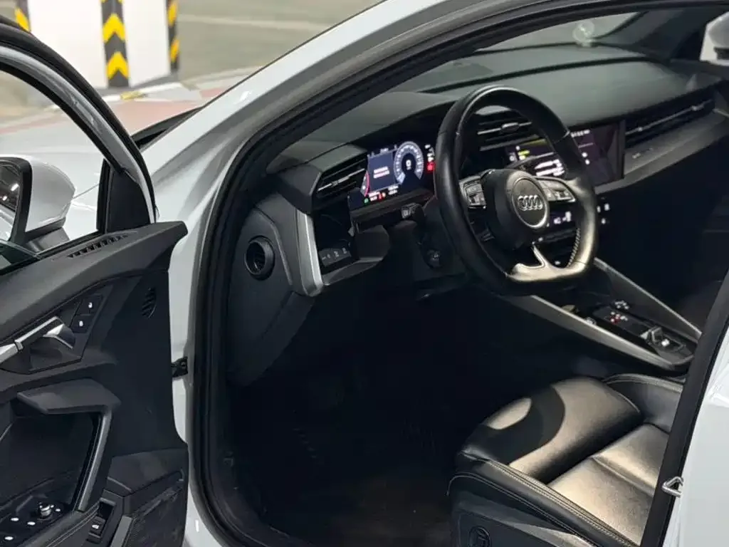 Audi Audi A3 2023 Facelift Sportback 35 TFSI Fashion Sport — Фото автомобиля 2
