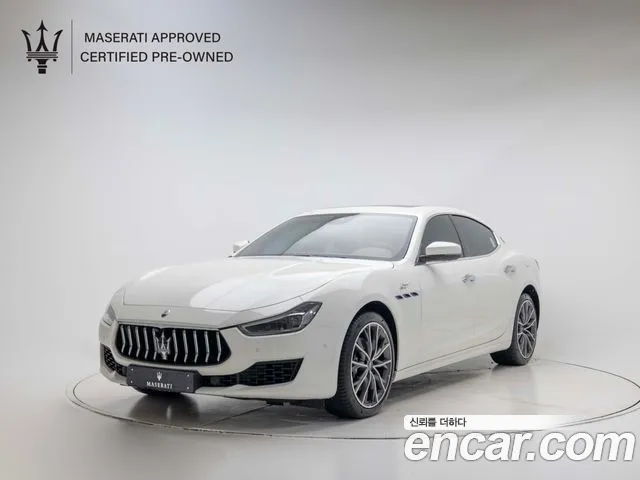 Фотография автомобиля — Maserati Ghibli