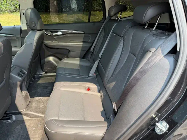 Buick Envision Plus — Фото автомобиля 12