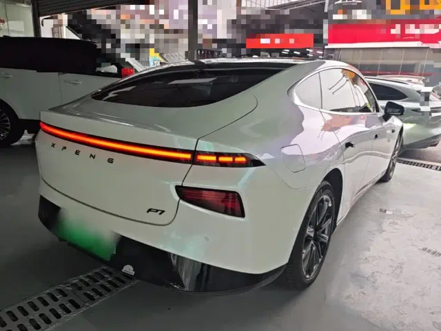 Xpeng P7 — Фото автомобиля 6