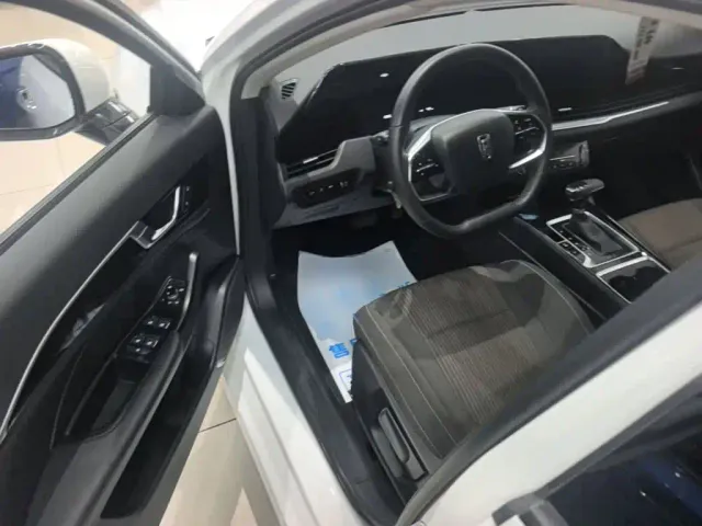 Bestune B70 — Фото автомобиля 15