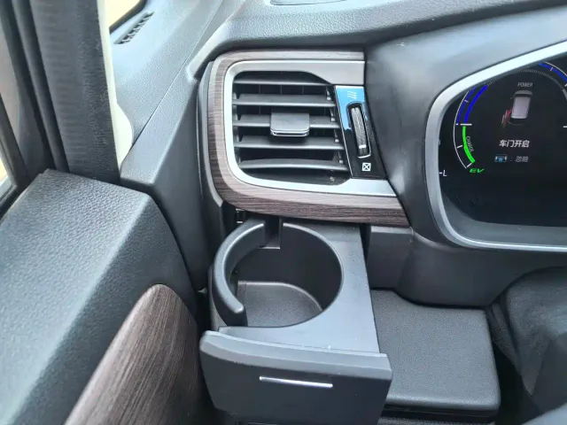 Honda Odyssey — Фото автомобиля 25