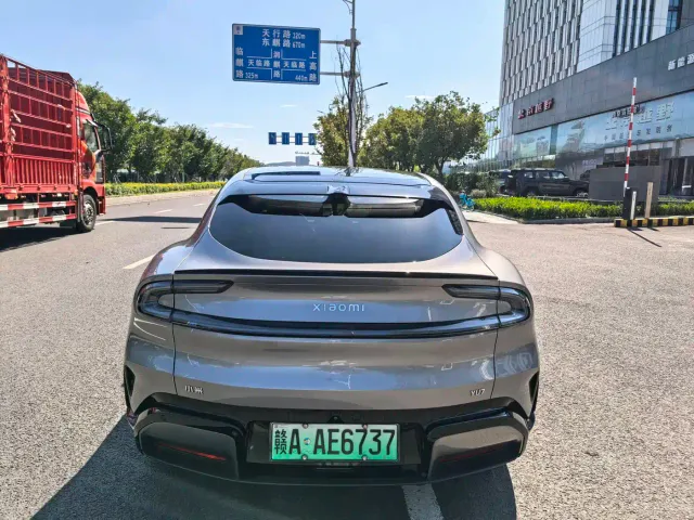 Xiaomi YU7 — Фото автомобиля 5