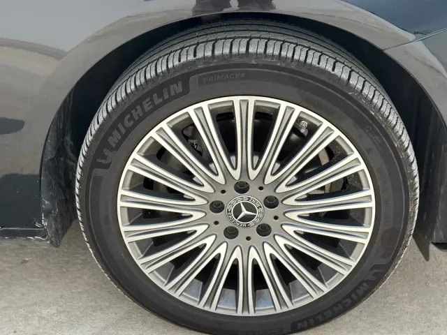 Mercedes-Benz E-Class — Фото автомобиля 23