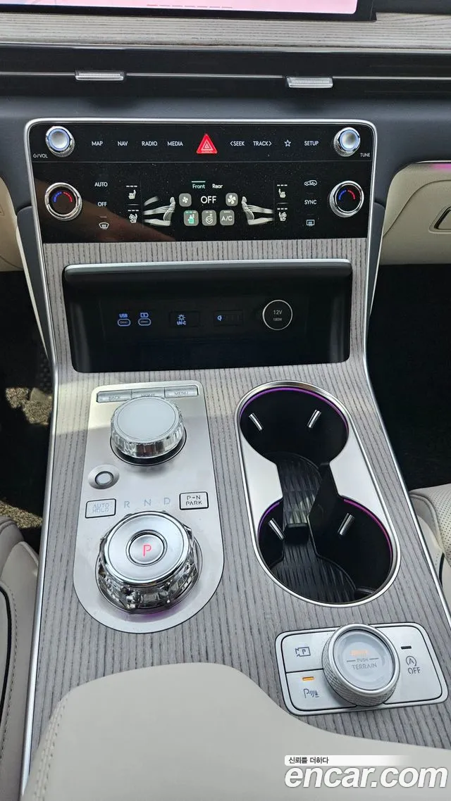 Genesis GV80 — Фото автомобиля 11