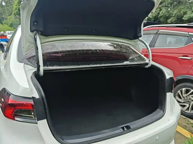 Toyota Corolla — Фото автомобиля 18
