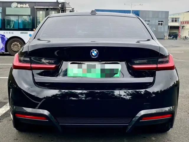 BMW i3 — Фото автомобиля 8