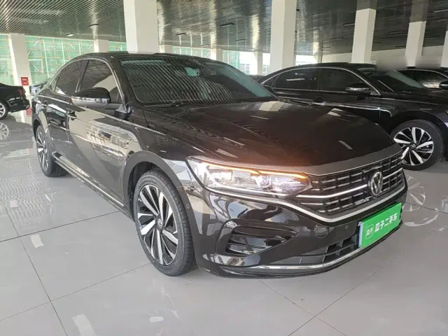 Volkswagen Passat — Фото автомобиля 3