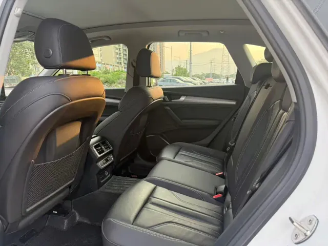 Audi Q5L — Фото автомобиля 5
