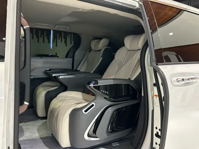 Toyota Granvia — Фото автомобиля 19