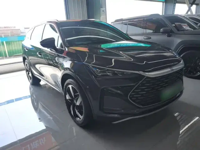 BYD Tang — Фото автомобиля 3
