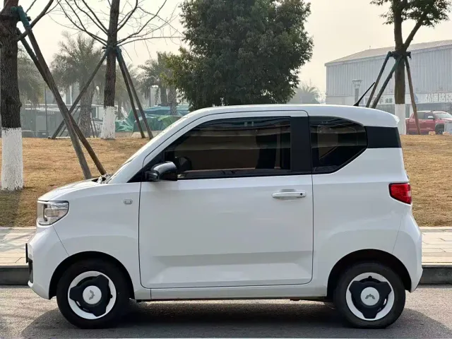 Wuling Hongguang Mini EV — Фото автомобиля 11