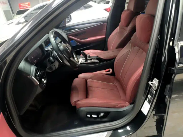 BMW 5 Series — Фото автомобиля 14