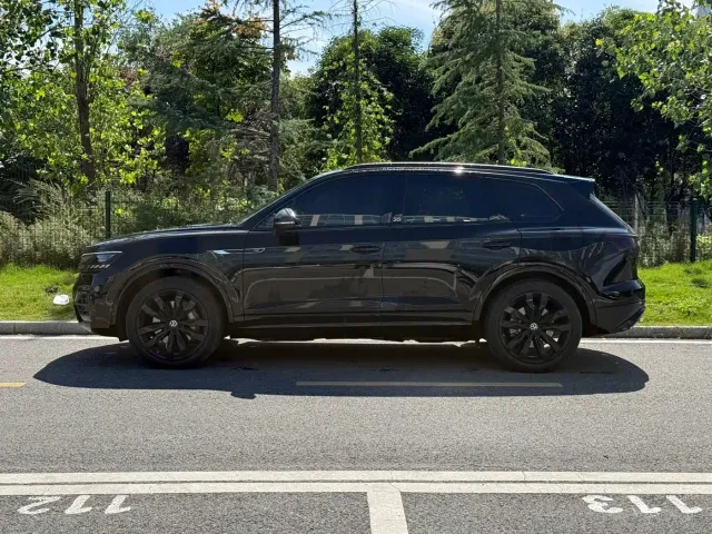 Volkswagen Touareg — Фото автомобиля 16