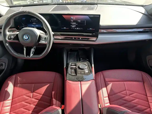 BMW i5 — Фото автомобиля 4