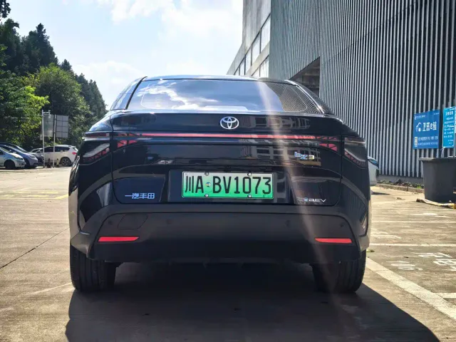 Toyota bZ3 — Фото автомобиля 8