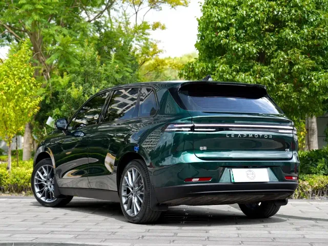 Leapmotor C10 — Фото автомобиля 11