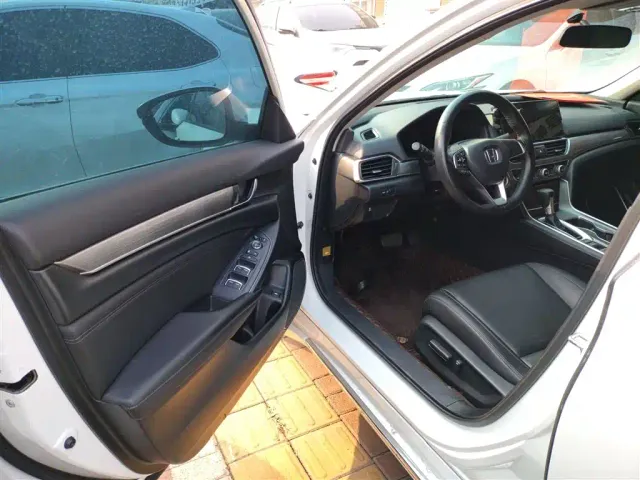Honda Accord — Фото автомобиля 15