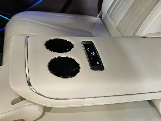 Denza Z9GT — Фото автомобиля 16