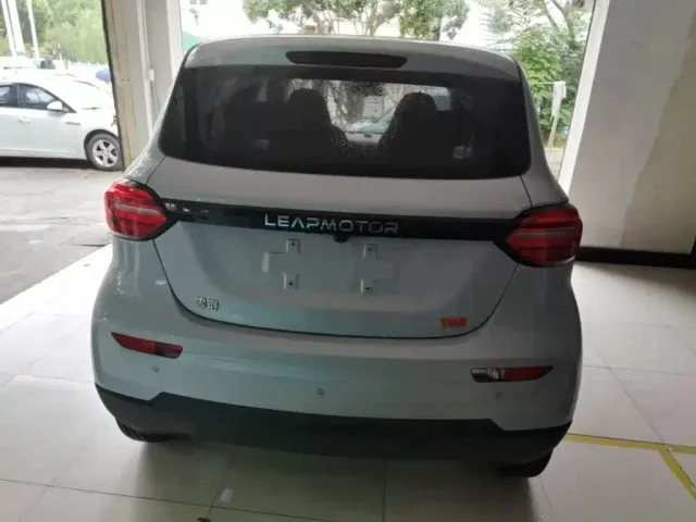 Leapmotor T03 — Фото автомобиля 5