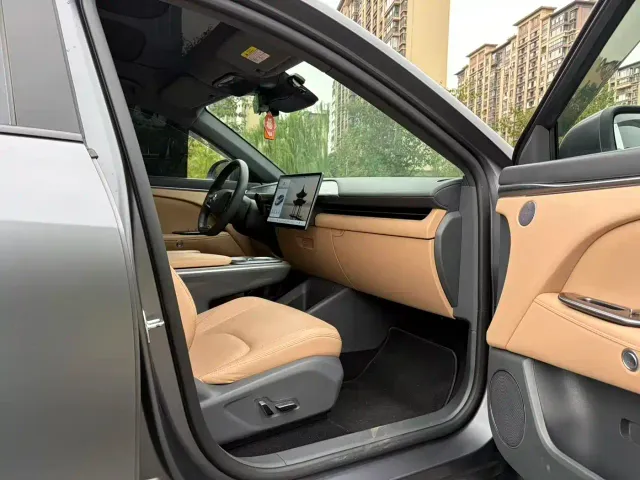 Arcfox Alpha T5 — Фото автомобиля 9