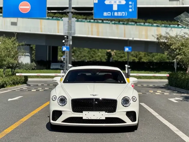 Фотография автомобиля — Bentley Continental