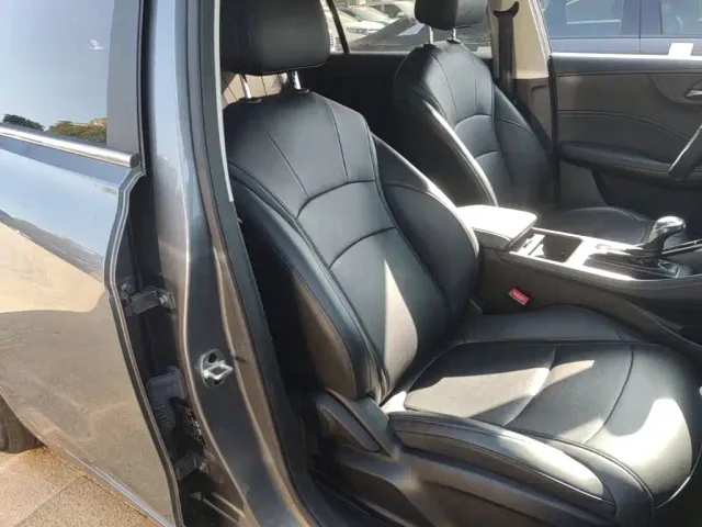 Roewe i5 — Фото автомобиля 24