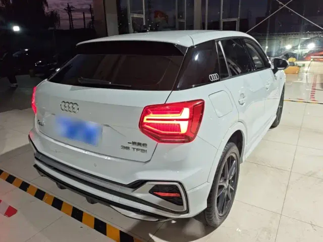 Audi Q2L — Фото автомобиля 6