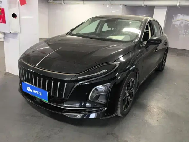 Фотография автомобиля — Hongqi E-QM5