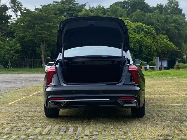 Hongqi H5 — Фото автомобиля 26