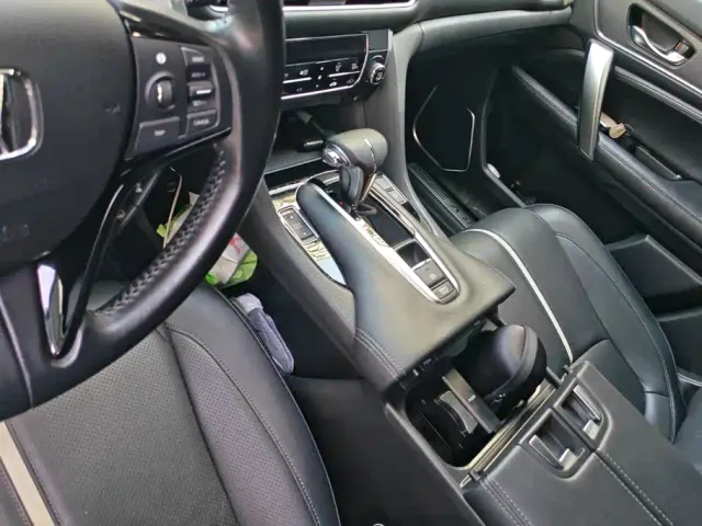 Honda UR-V — Фото автомобиля 16