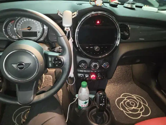 MINI Hatch — Фото автомобиля 12