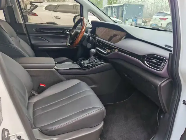 GAC Trumpchi M6 — Фото автомобиля 5
