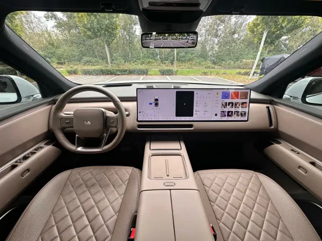 Li Auto L8 — Фото автомобиля 7