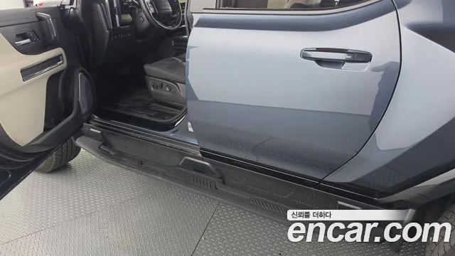 GMC Hummer EV — Фото автомобиля 20