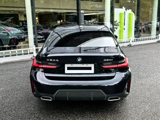 BMW 3 Series — Фото автомобиля 5