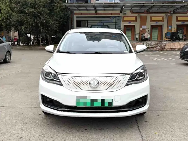 Dongfeng Fengshen E70 — Фото автомобиля 2
