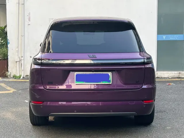 Li Auto L9 — Фото автомобиля 8