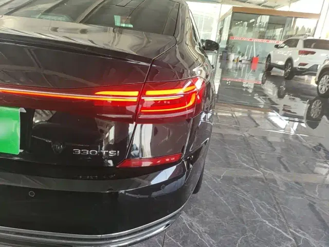 Volkswagen Passat — Фото автомобиля 7