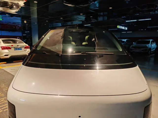 Li Auto MEGA — Фото автомобиля 9