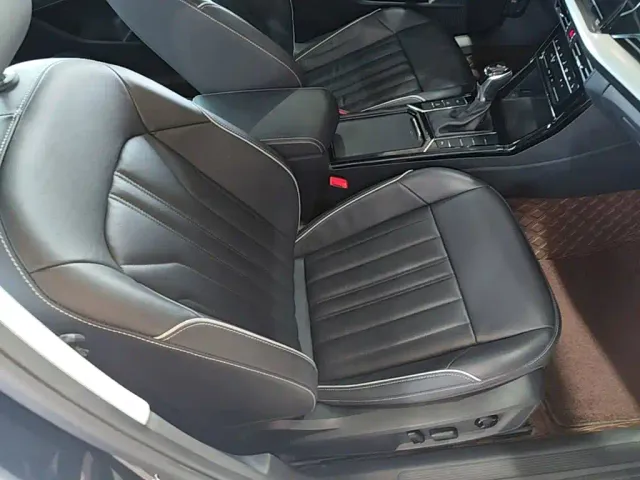Volkswagen Passat — Фото автомобиля 24