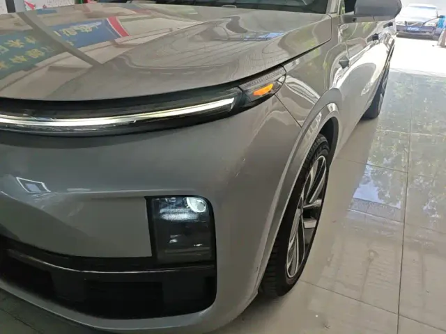 Li Auto L9 — Фото автомобиля 23
