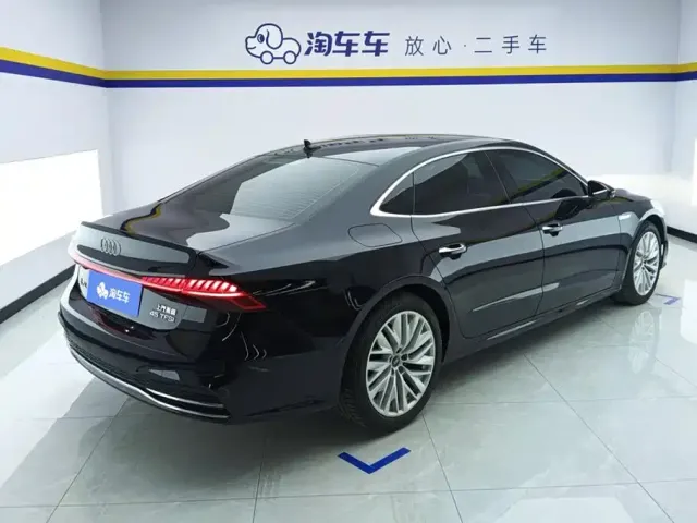 Audi A7L — Фото автомобиля 3